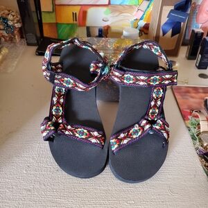 Sandals 6 READ DESCRIPTION